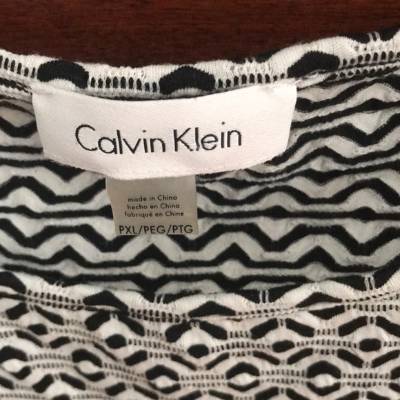 Calvin Klein top - Picture 2 of 4